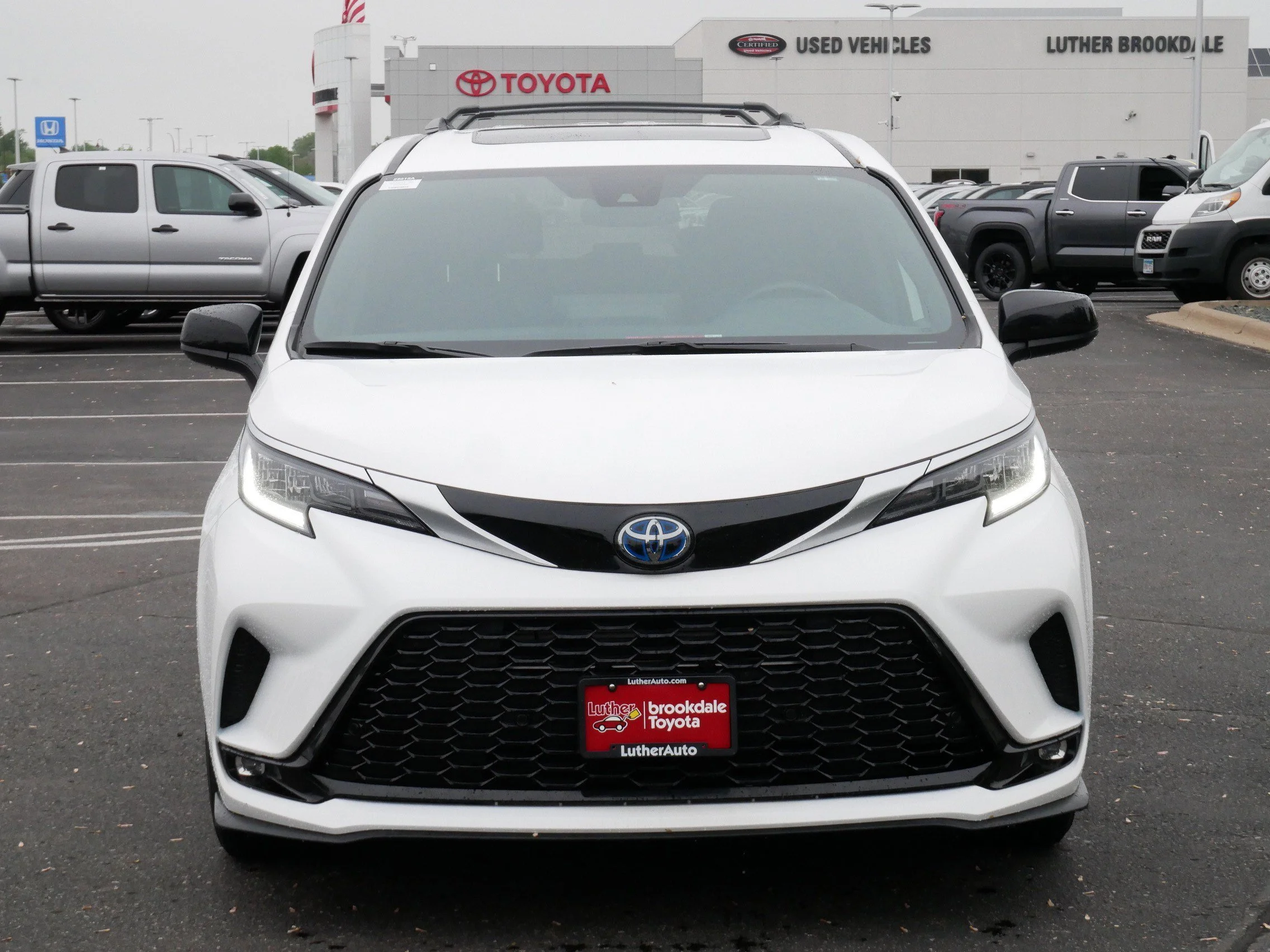 Certified 2023 Toyota Sienna XSE with VIN 5TDDSKFC2PS106708 for sale in Brooklyn Center, Minnesota