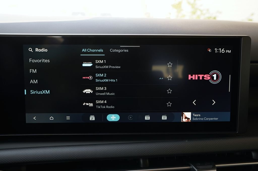 New 2026 Phantom Black Hyundai SE image 31