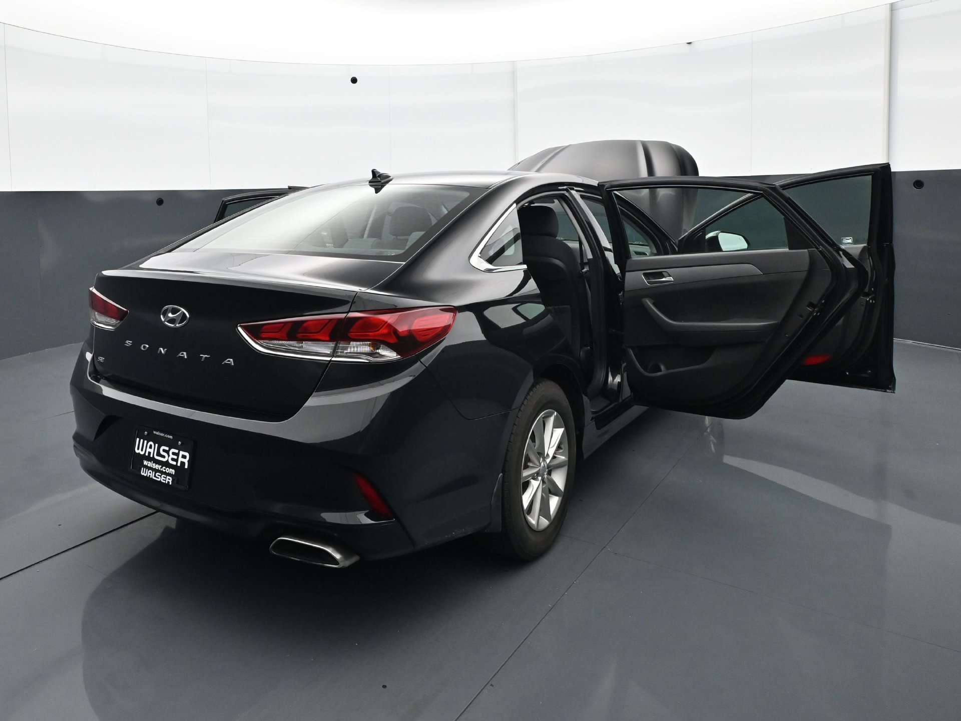 Used 2019 Phantom Black Hyundai SE 2.4L image 30