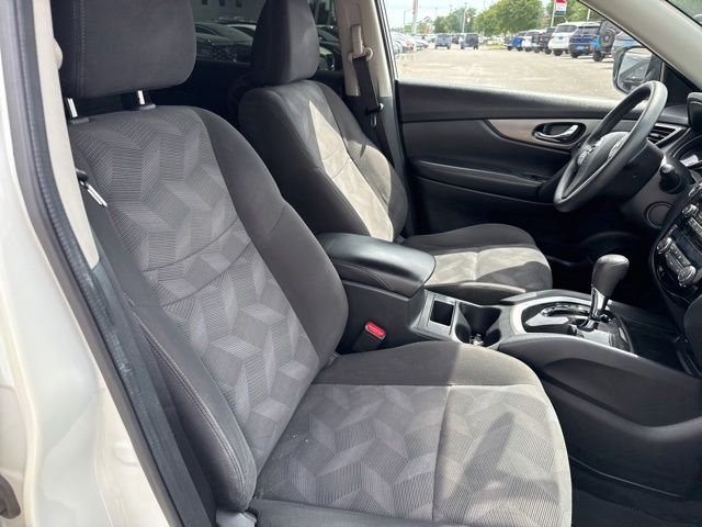 Used 2016 White Nissan SV image 13