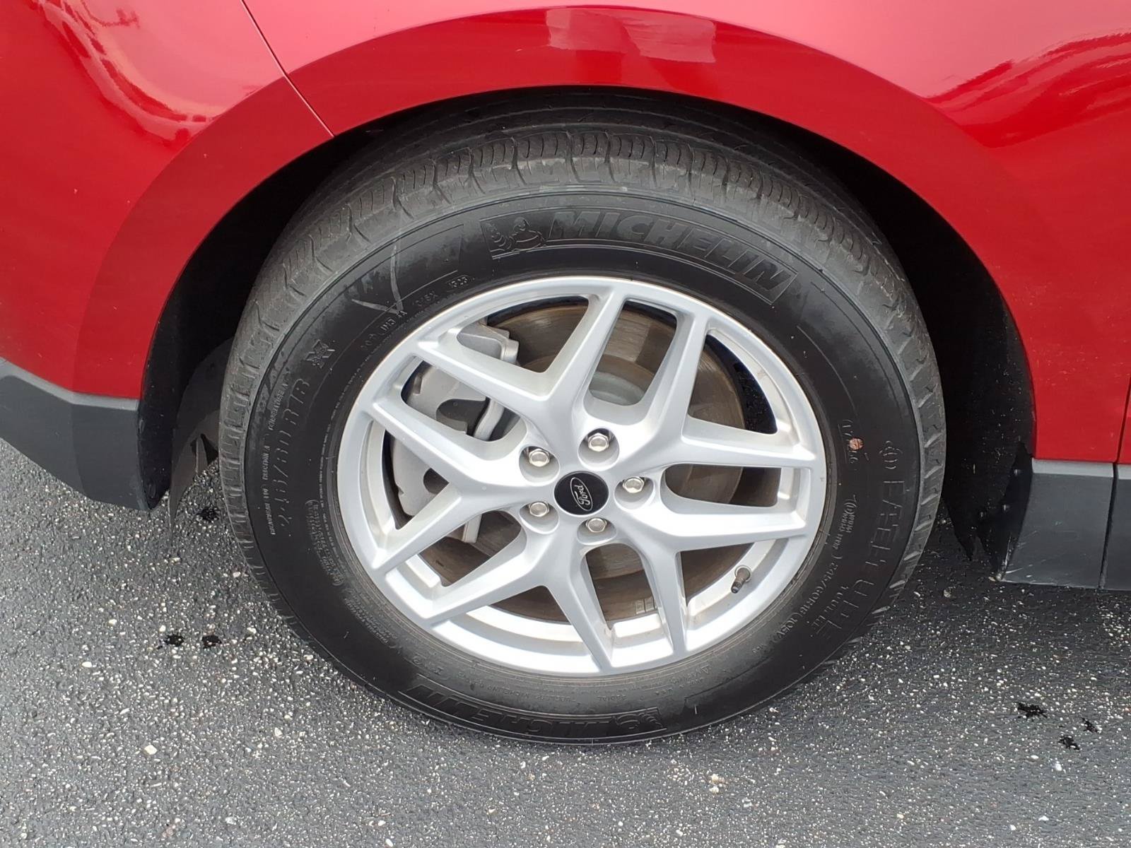 Used 2023  Ford SEL image 30