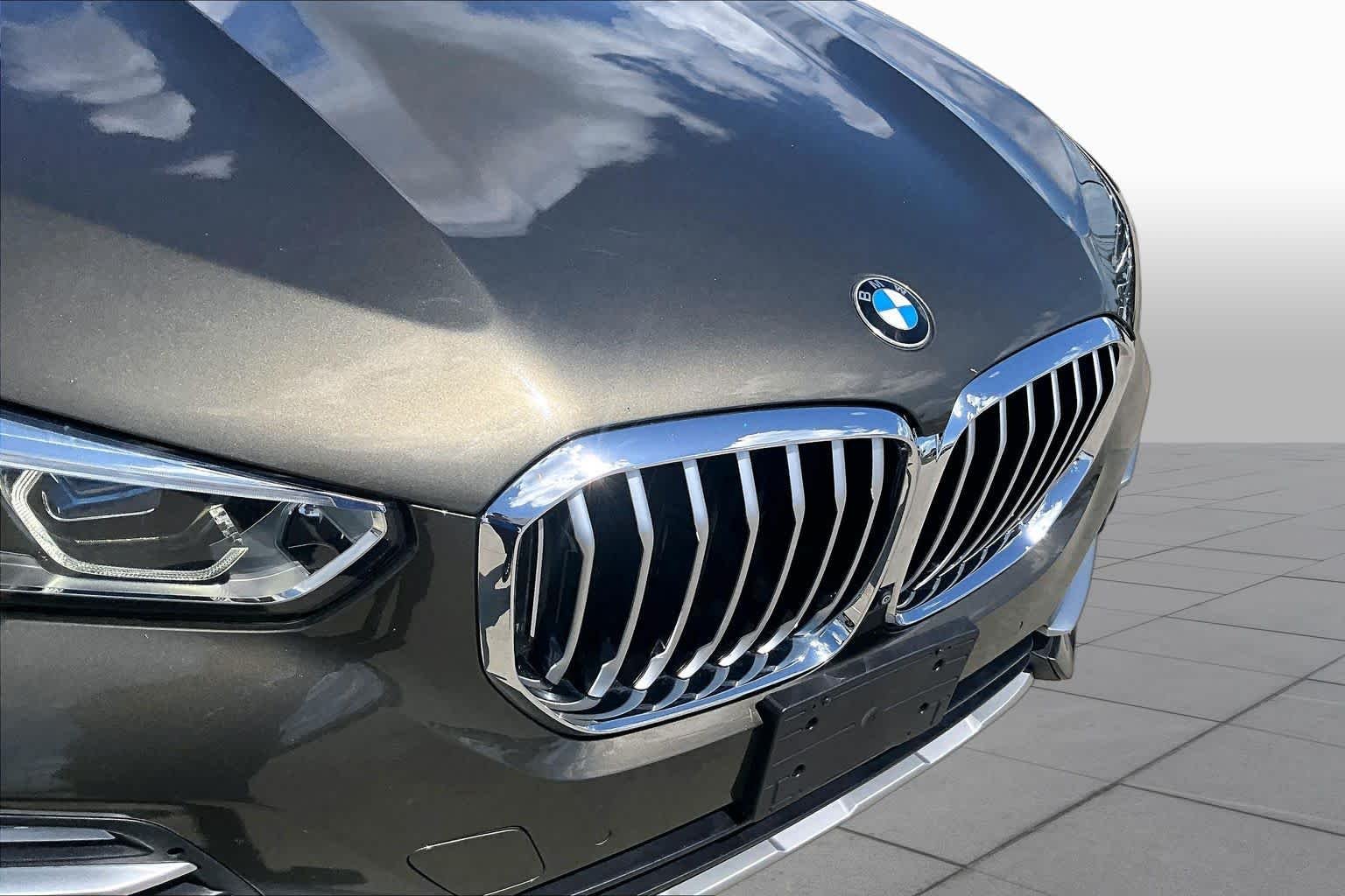 Used 2021 Manhattan Green Metallic BMW sDrive40i image 28