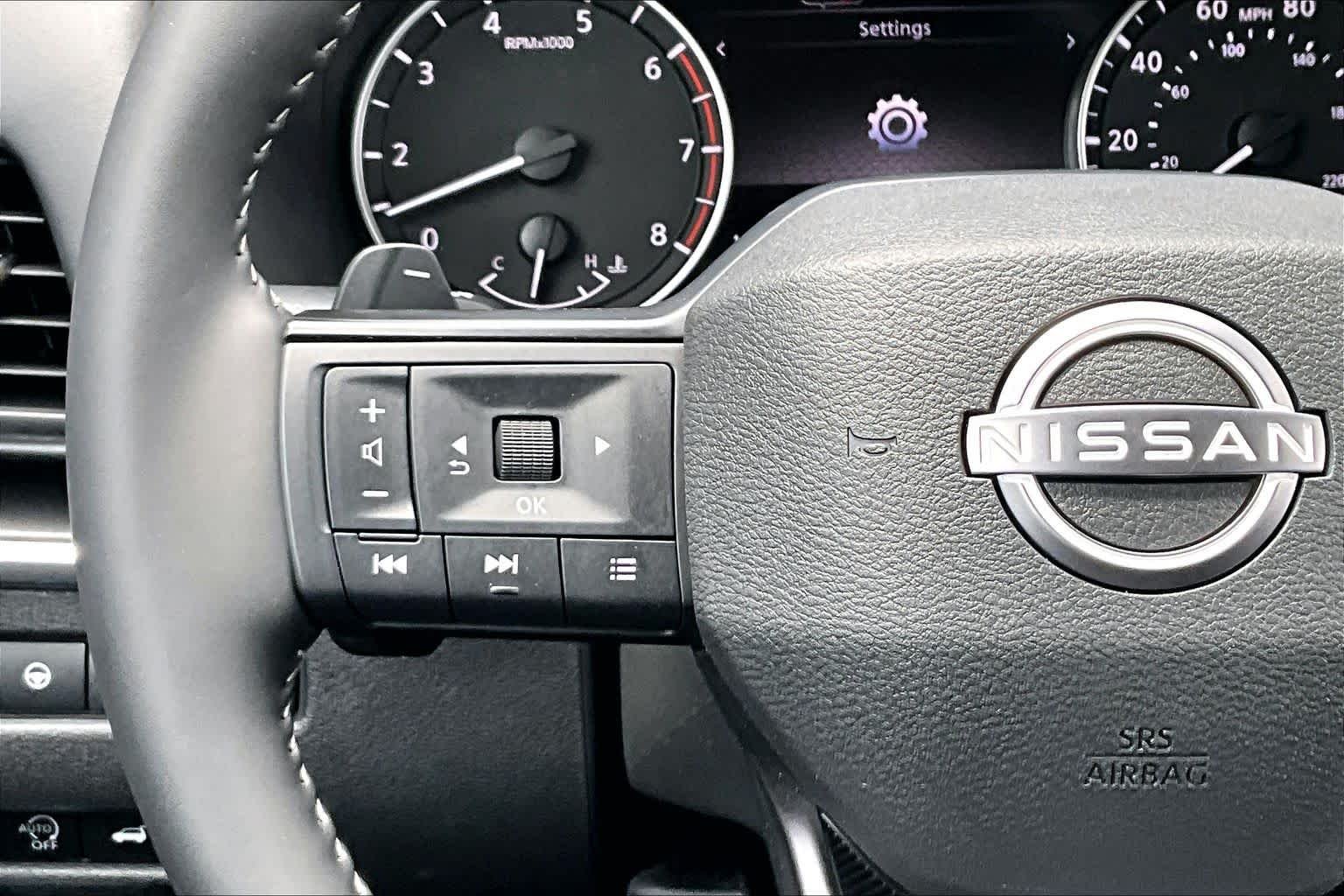 Used 2026 Everest White Pearl Tricoat Nissan SV image 23