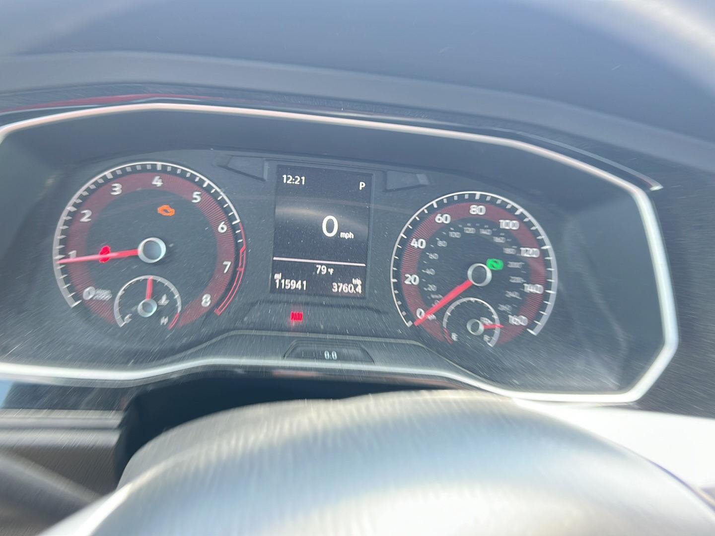 Used 2019 Platinum Gray Metallic Volkswagen SE image 12