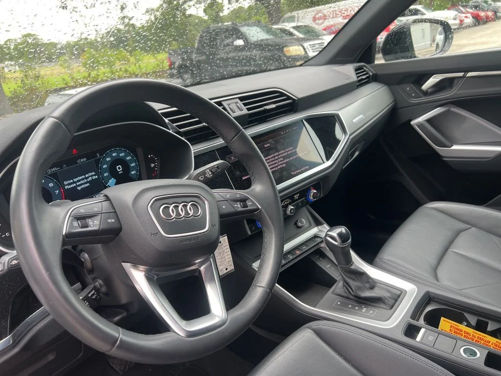 Certified Used 2025 Mythos Black Metallic Audi Premium image 9