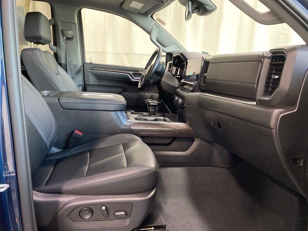 Used 2022 Blue Metallic Chevrolet LTZ image 10