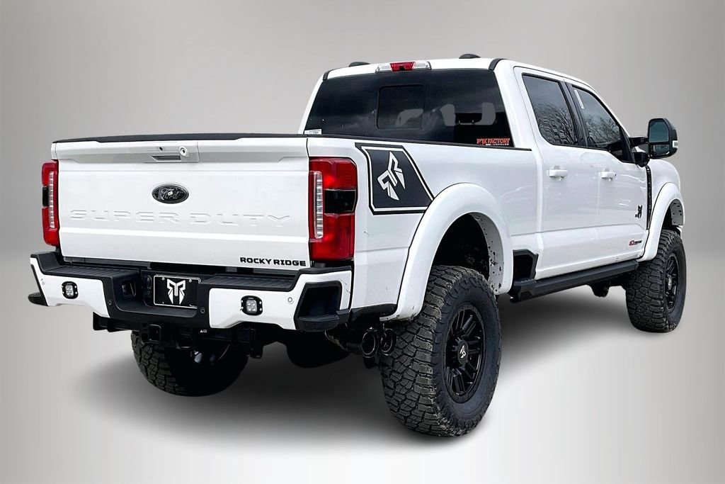 New 2026 Ford Super Duty F-250 Lariat 4D Crew Cab