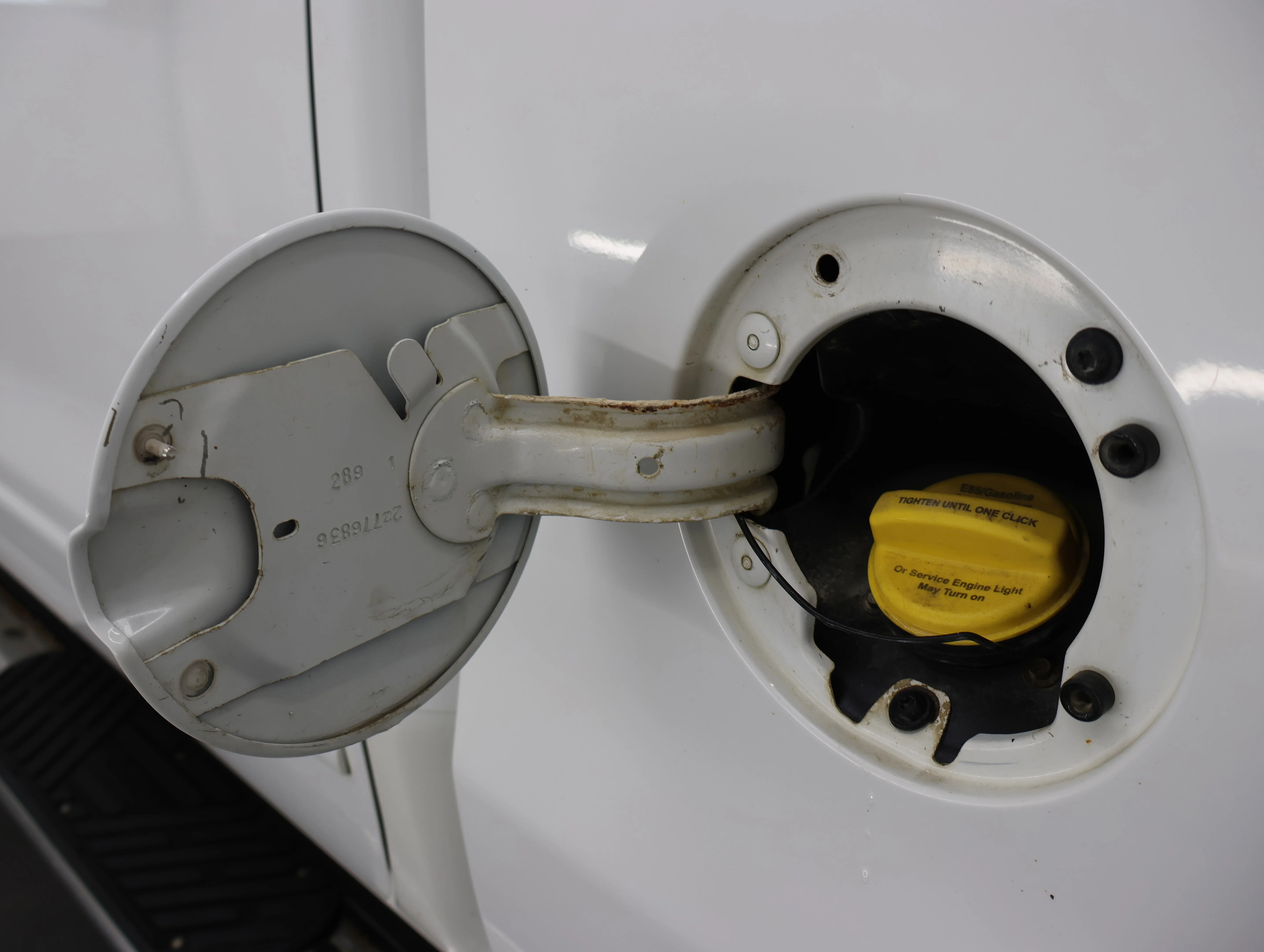 Used 2015 Summit White Chevrolet LT image 28