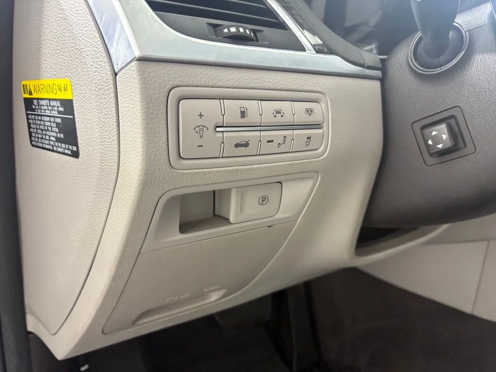 Used 2017 White Genesis 3.8 image 16