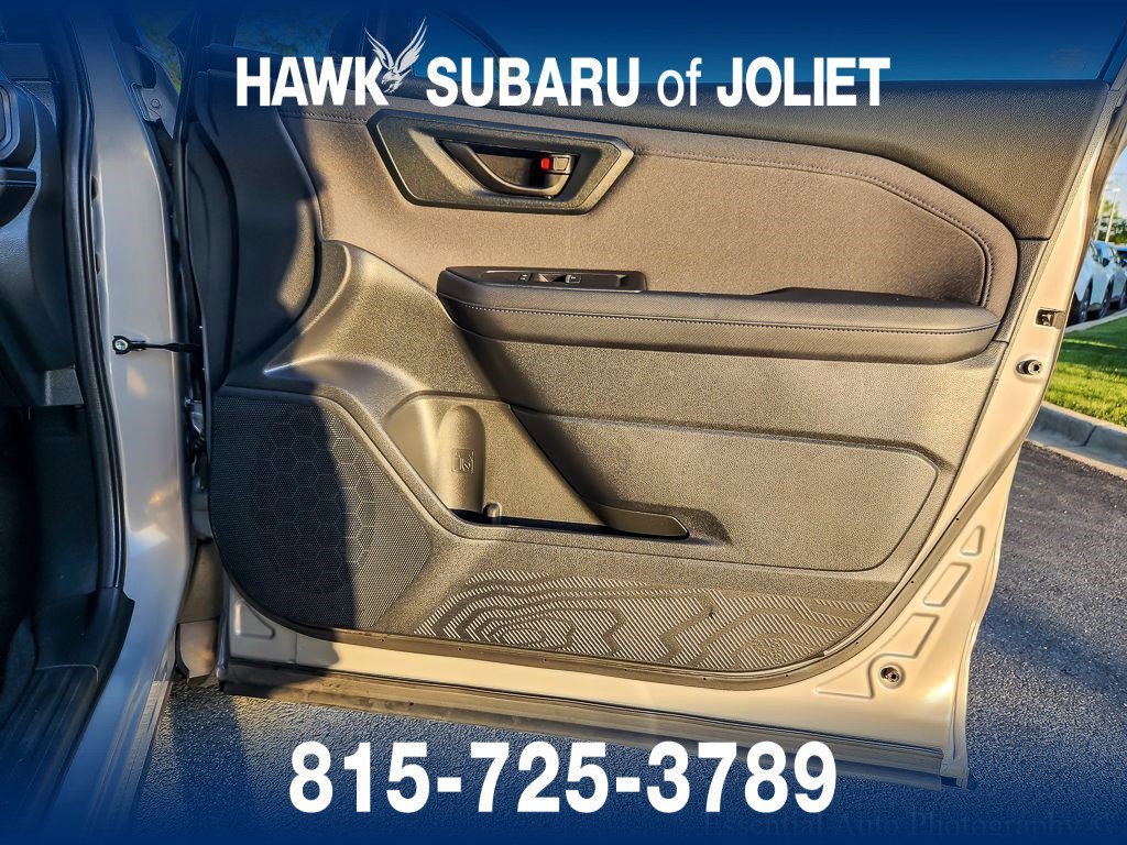 Used 2025 River Rock Pearl Subaru Premium image 21