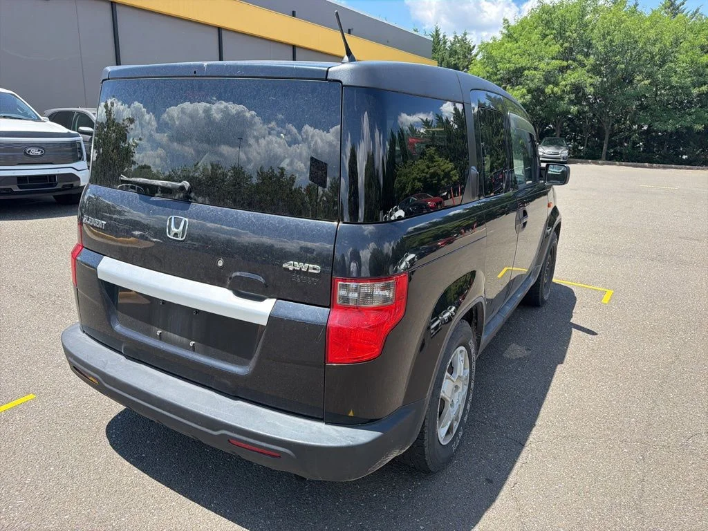 Used 2011 Black Honda LX image 7
