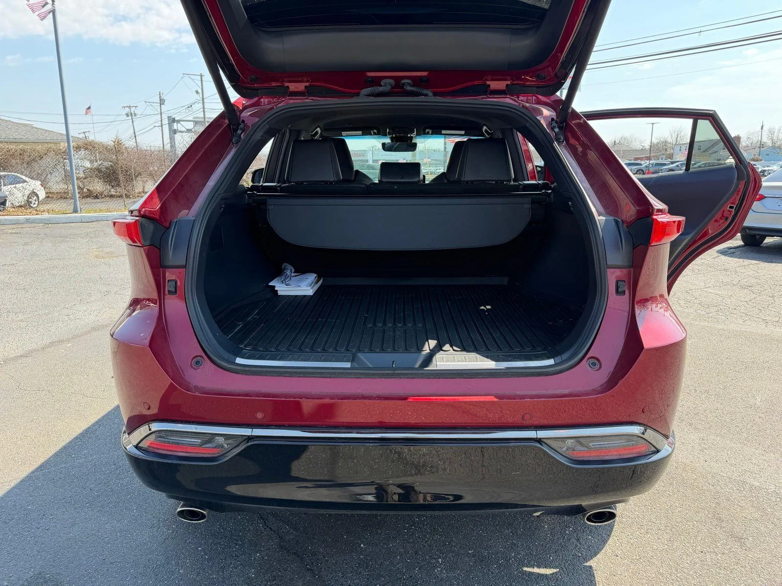 2024 Toyota Venza Nightshade - Photo 17