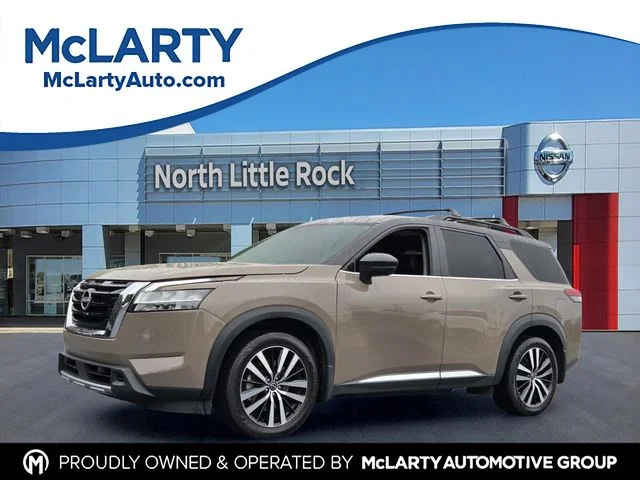2023 Nissan Pathfinder Platinum 4WD's photo