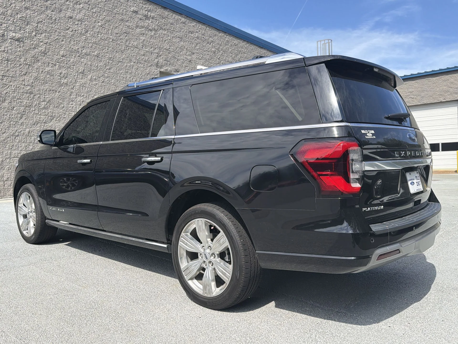 Used 2022 Black Metallic Ford Platinum image 3