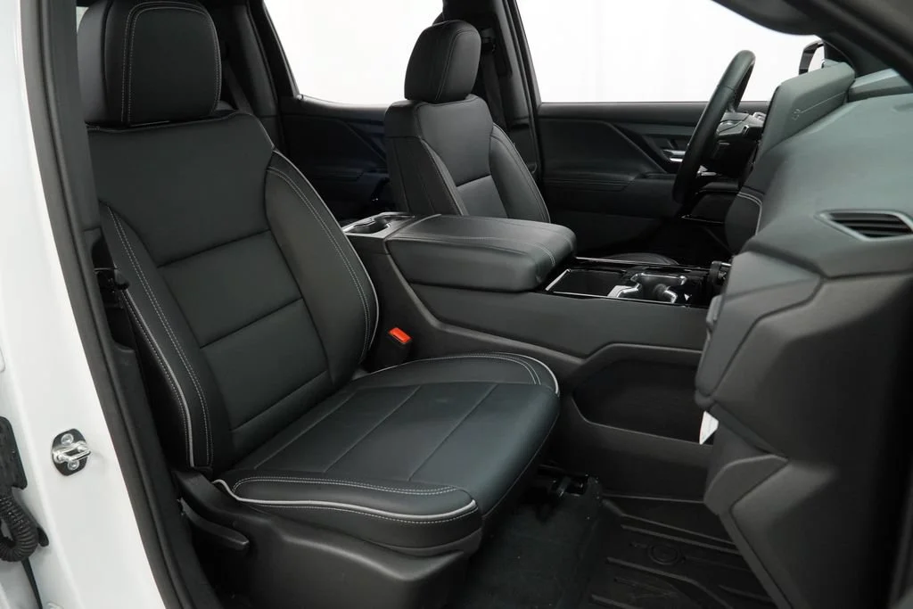 New 2026 Summit White Chevrolet LT - Extended Range image 26