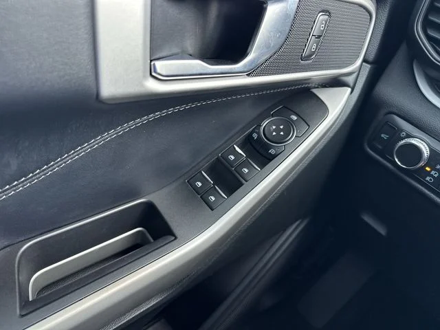 Used 2022 Black Ford XLT image 14