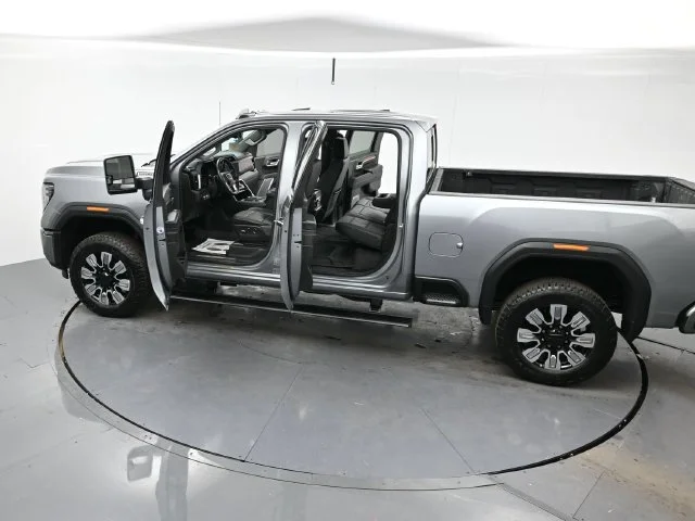 Used 2025 Sterling Metallic GMC Denali image 39