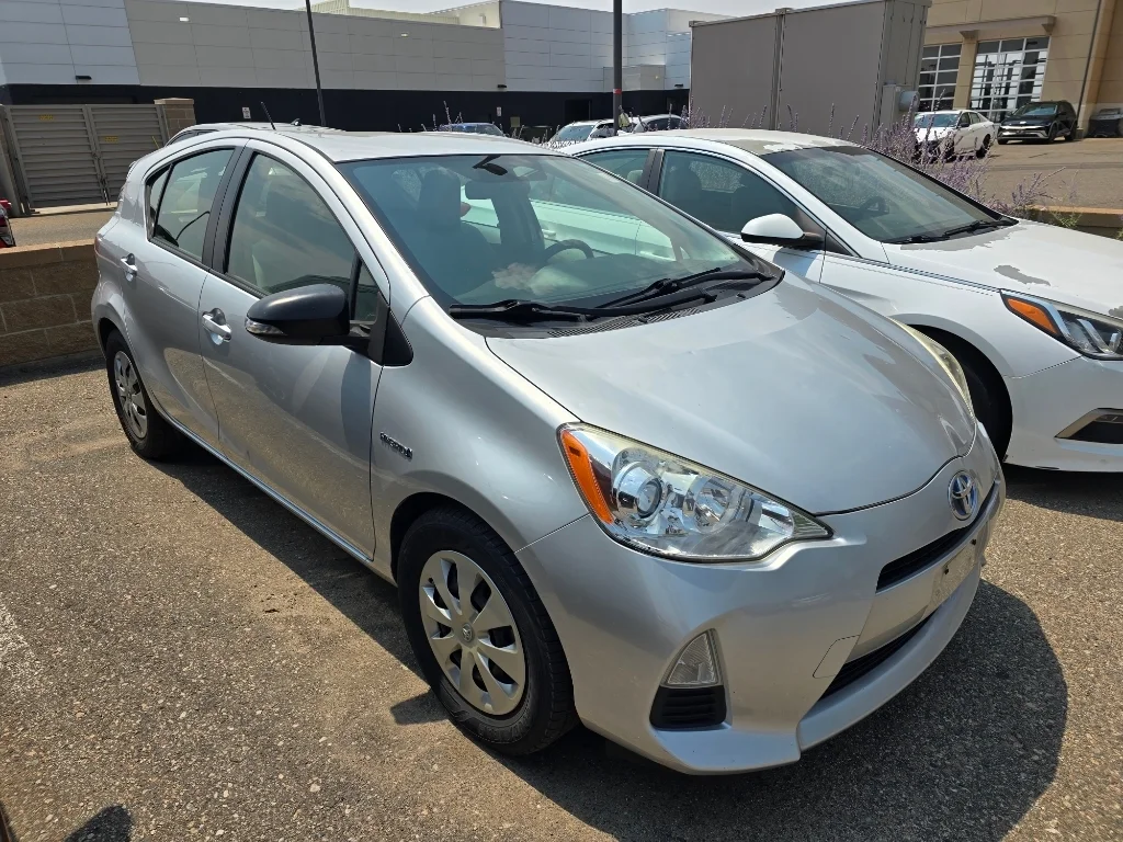 Used 2014 Classic Silver Metallic Toyota One image 18