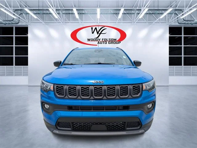 New 2026 Hydro Blue Pearl-Coat Exterior Paint Jeep Latitude image 8
