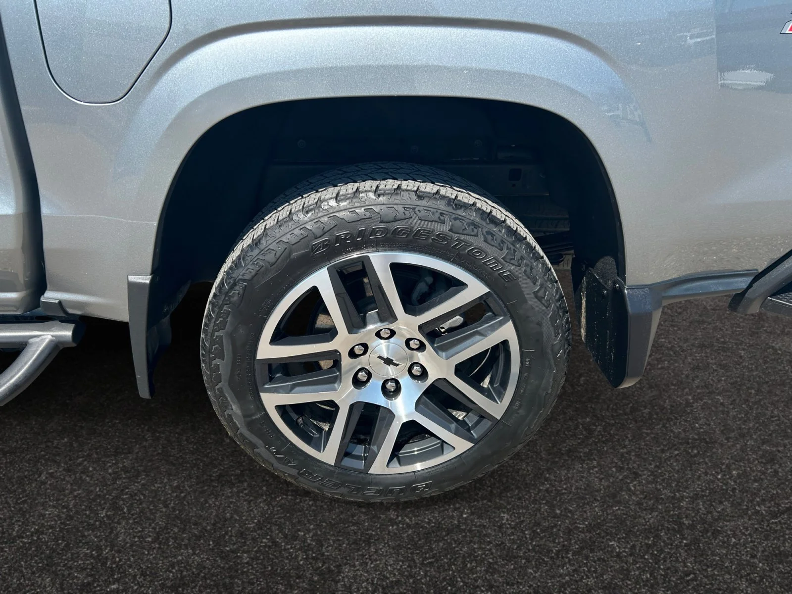 Used 2023 GRAY Chevrolet Crew Cab  4WD Z71 image 9