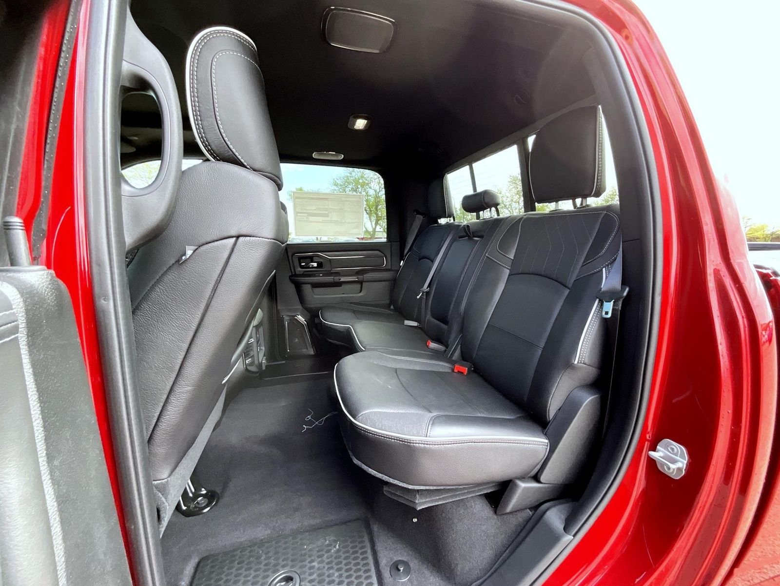 New 2026 Molten Red Pearl-Coat Exterior Paint RAM Limited image 11
