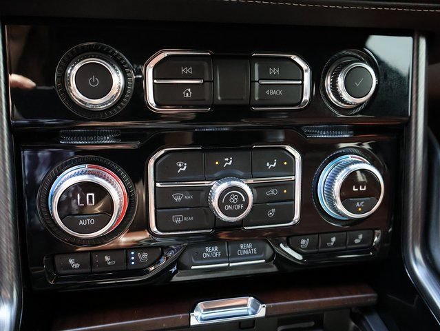 2024 GMC Yukon Denali Ultimate - Photo 35