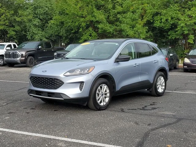 Used 2022 Blue Ford SE image 2