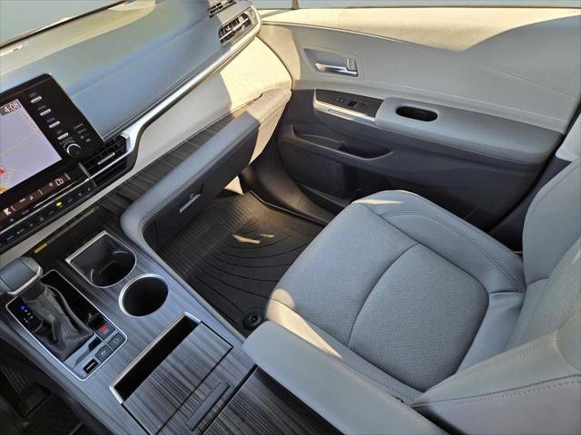 2024 Toyota Sienna Limited - Photo 15