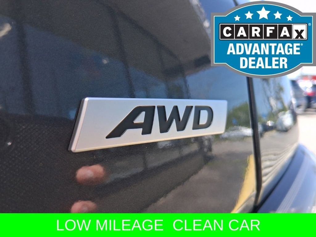 Used 2023 Gray Hyundai SEL image 11