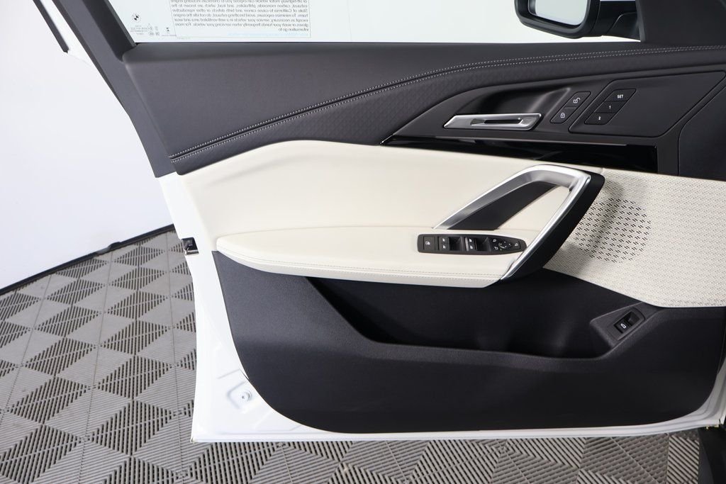 New 2026 Alpine White BMW xDrive28i image 7