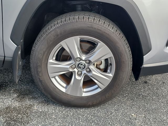 Used 2025 Silver Toyota XLE image 7