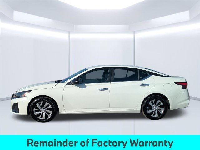 Used 2025 White Nissan 2.5 S image 2