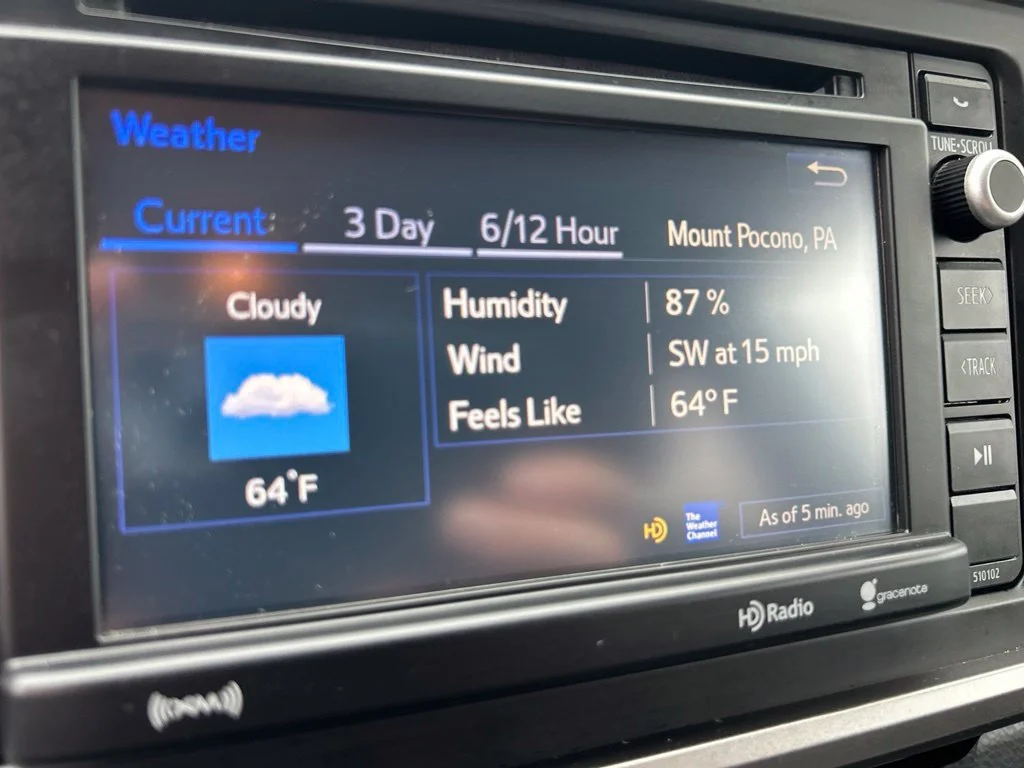 Used 2017 Silver Toyota SR5 image 19