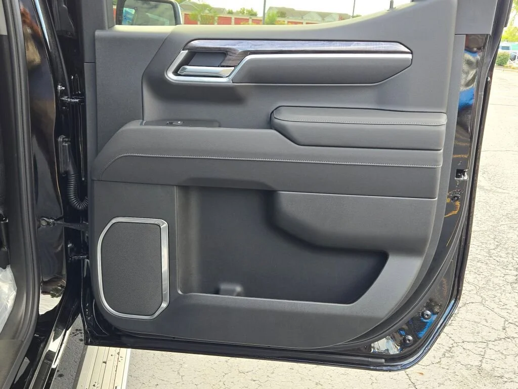 2026 Chevrolet Silverado 1500 LTZ - Photo 12