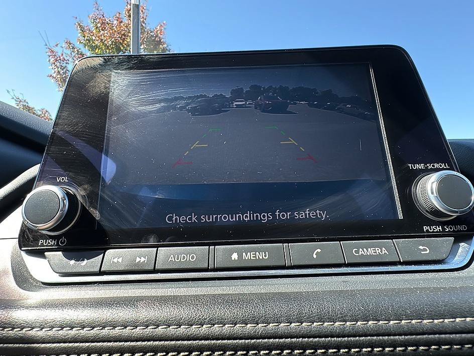 Used 2025 Deep Ocean Blue Pearl Nissan SV image 16