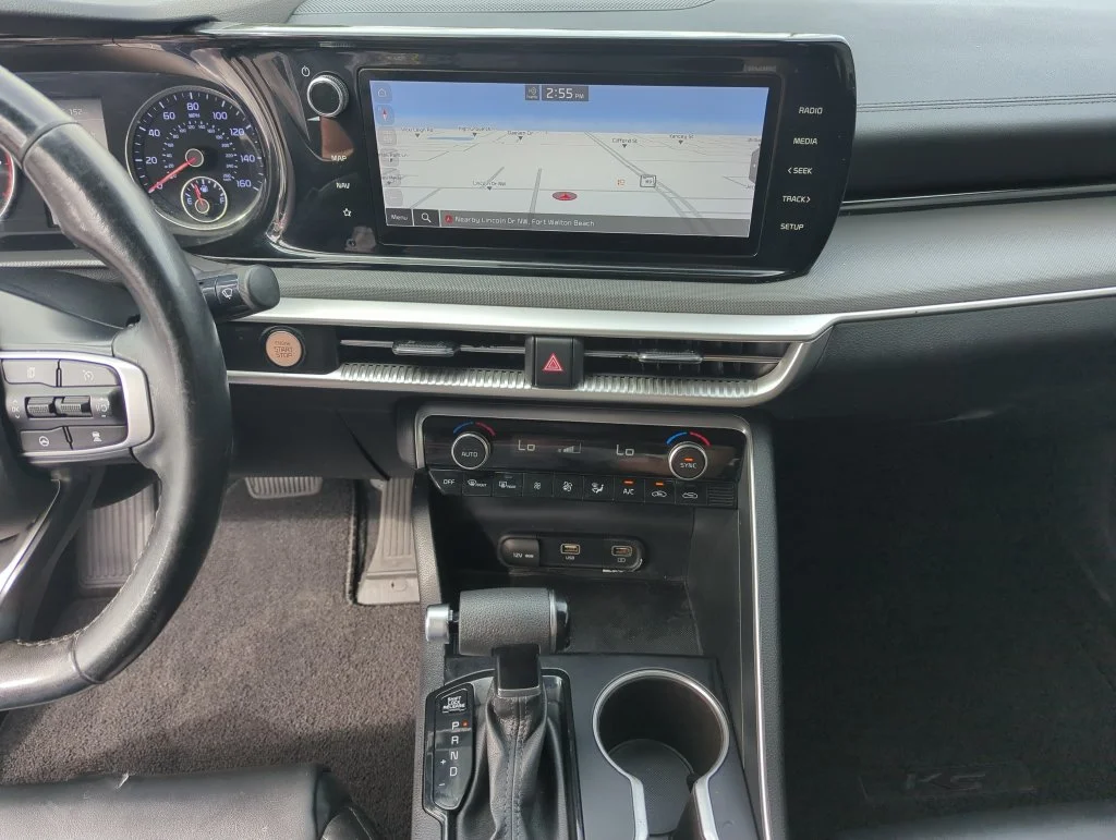 Used 2023 White Kia GT-Line image 25