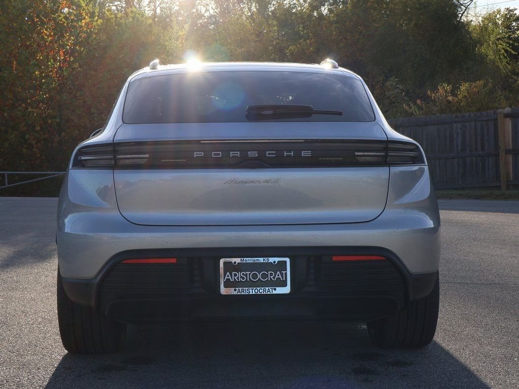 Used 2025 Dolomite Silver Metallic Porsche 4S image 7