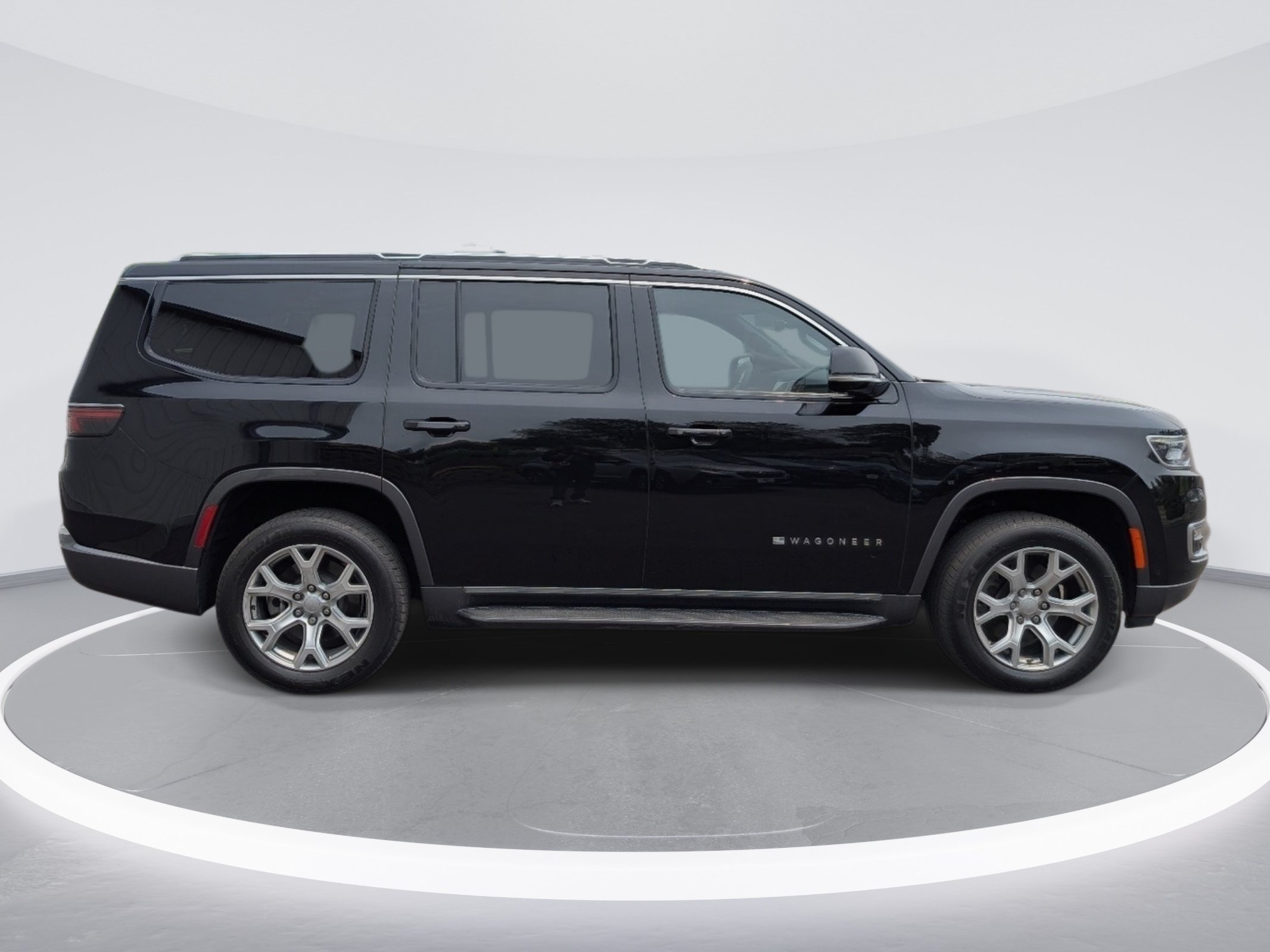 Used 2022 Diamond Black Crystal Pearlcoat Jeep Series II image 4