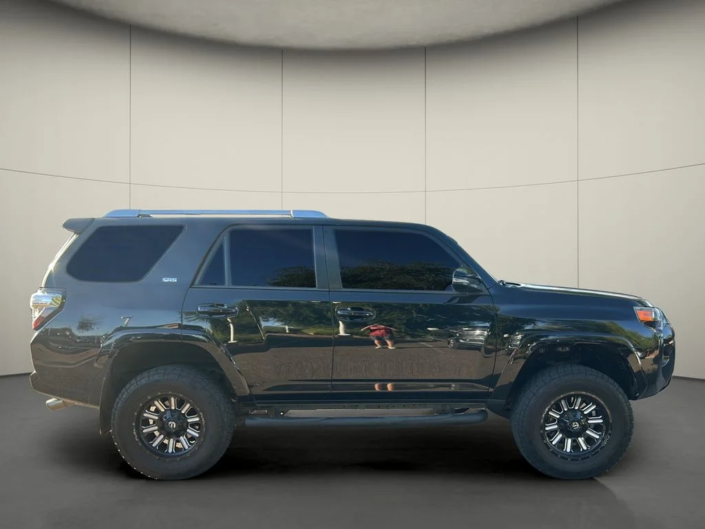 Used 2018 Black Toyota SR5 Premium image 8