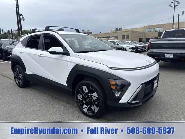 Used 2024 White Hyundai SEL image 2