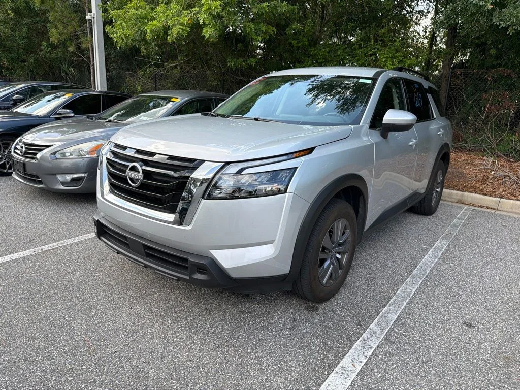 Used 2025 Silver Nissan SV image 2