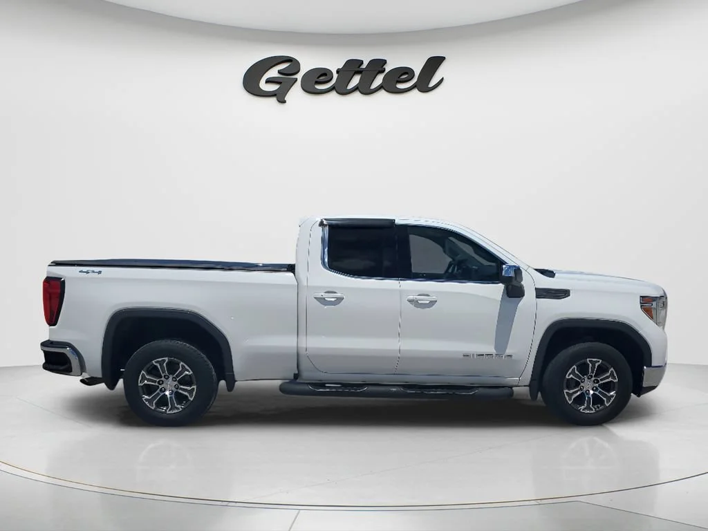 Used 2020 SUMMIT WHITE GMC SLE image 4