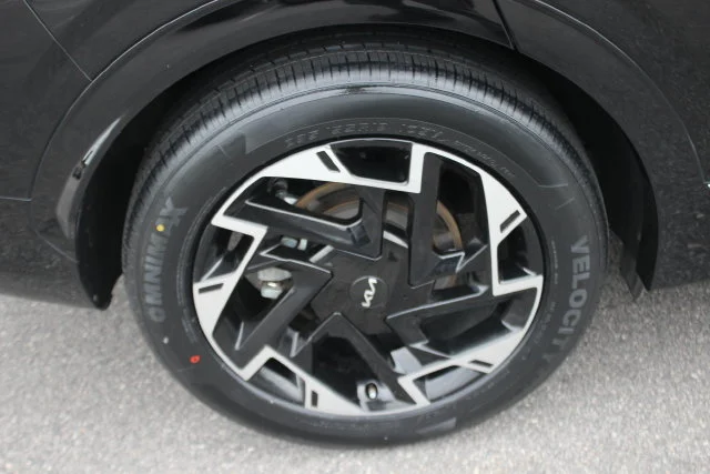 Used 2023 Black Kia SX-Prestige image 39