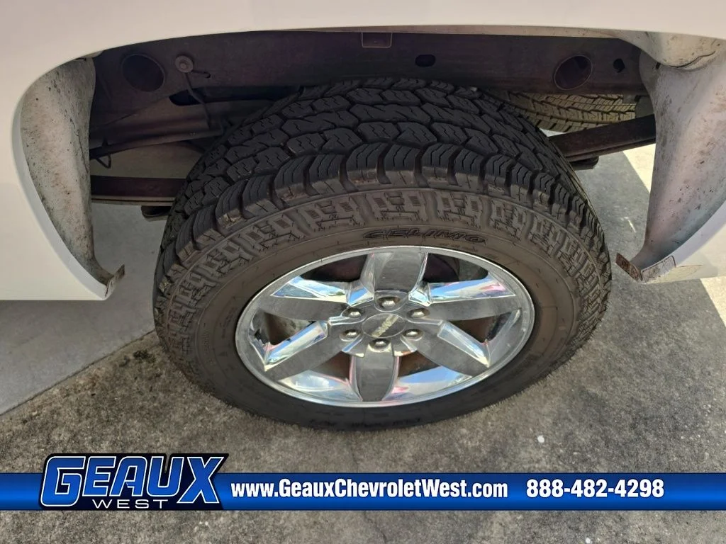 Used 2012 White Chevrolet LT image 15