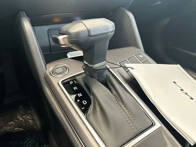 New 2026 Glacial White Pearl Kia EX image 22