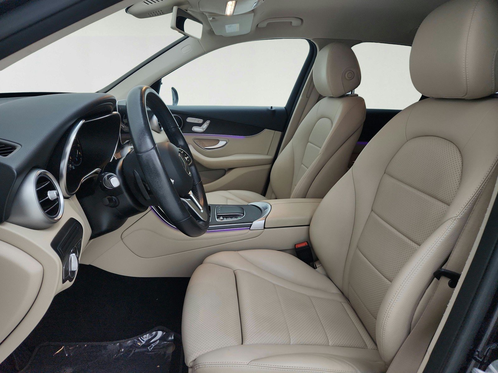 Used 2020 Black Mercedes-Benz GLC 300 image 17