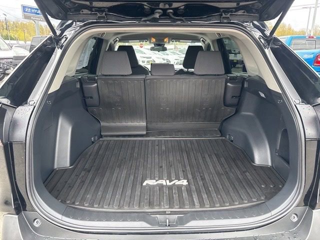 Used 2020 Midnight Black Metallic Toyota XLE image 15