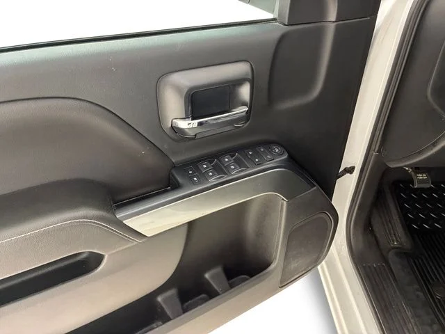 Used 2018 White Chevrolet LT image 13