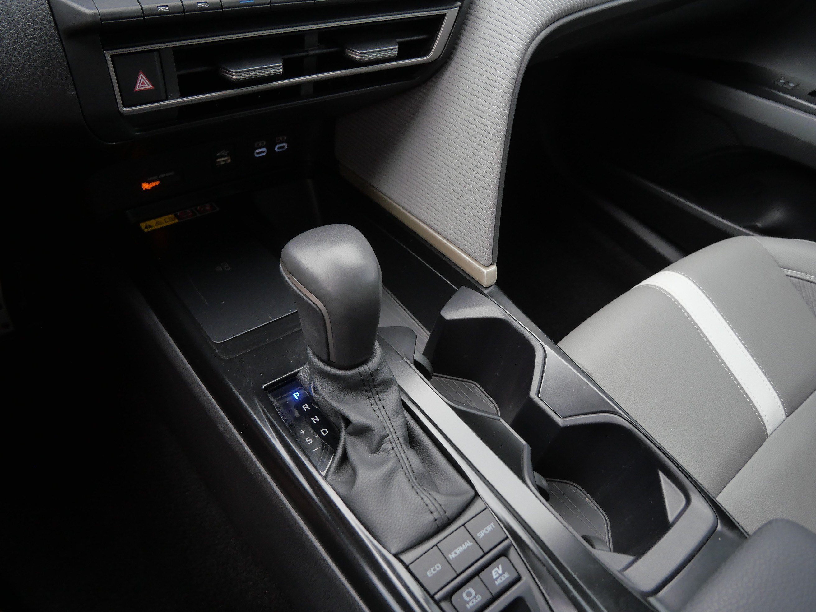 Used 2025 Midnight Black Metallic Toyota SE image 26