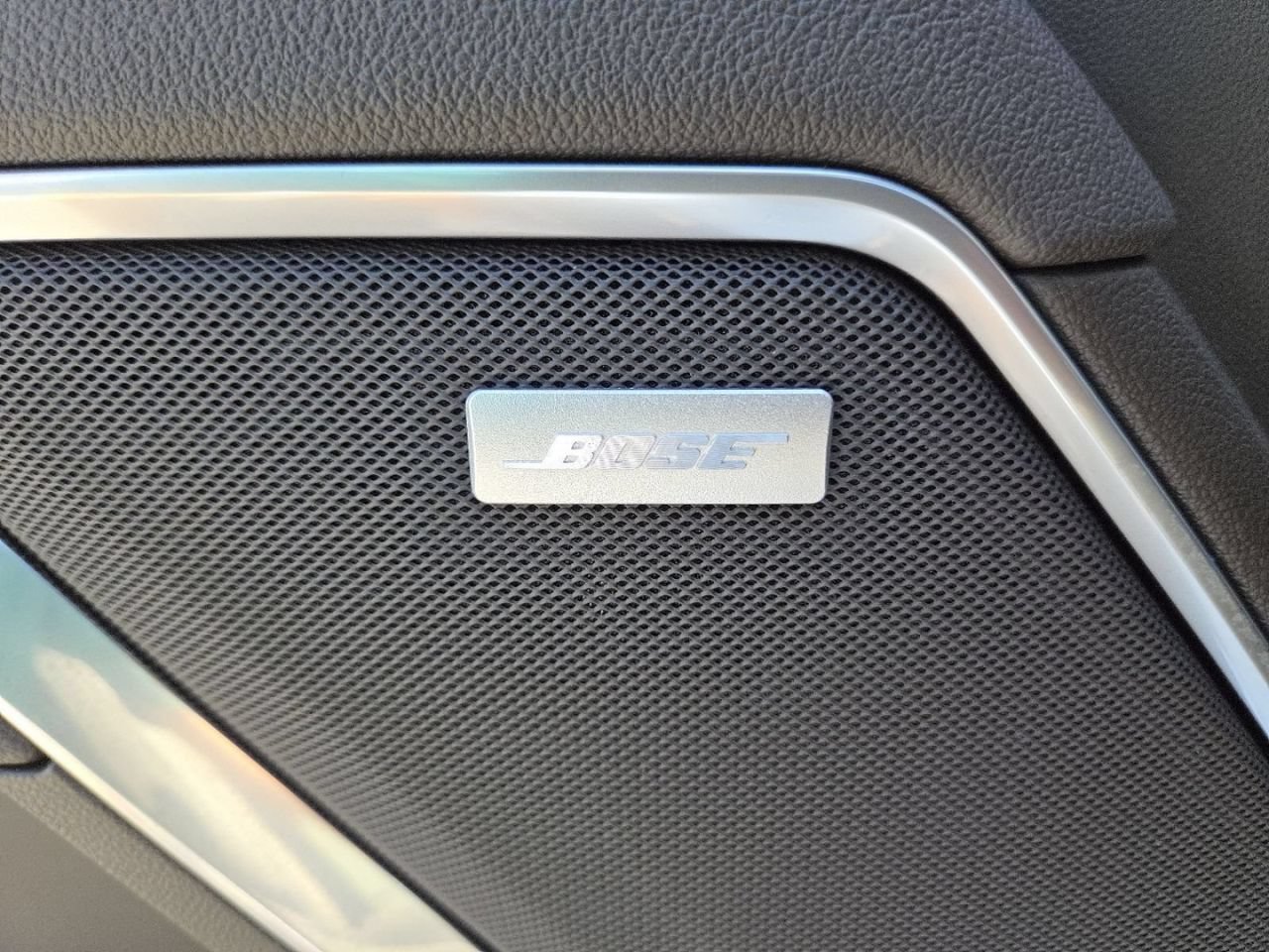 New 2026 Glacier White Tricoat GMC SLT image 10